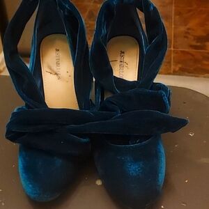 Suede blue pumps. JustFab, 8.5